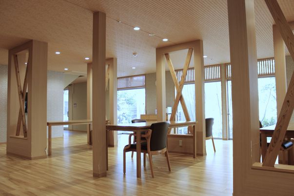 広々とした職場の居室