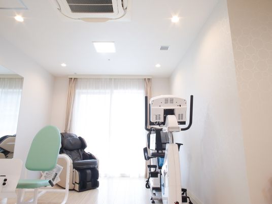 トレーニング機器のある部屋