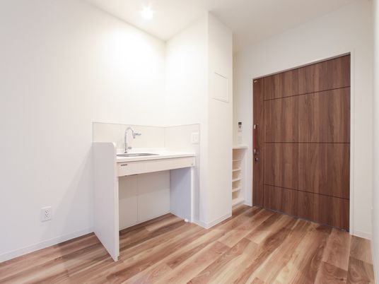 清潔な居室の洗面台