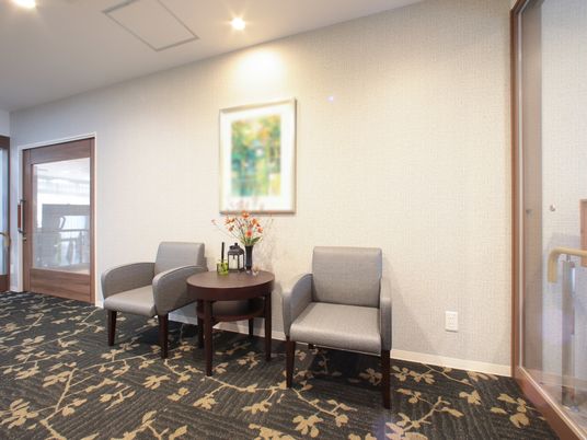 待合室の洗練された空間