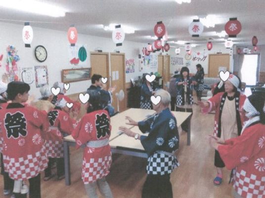 盆踊りを楽しむレクリエーション