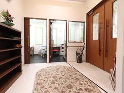 居室の入り口と廊下