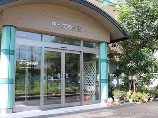 施設の正面玄関  