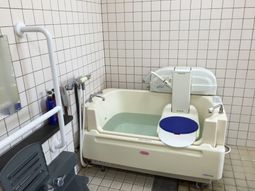 バリアフリーの快適浴室
