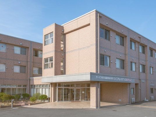 広々とした明るいエントランス