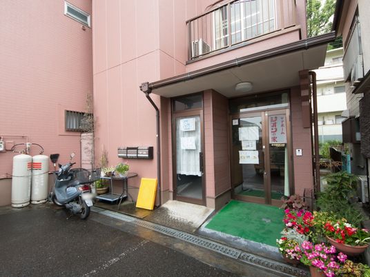 エントランスの外観