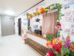 明るい受付エリア