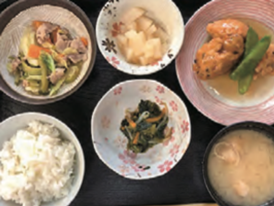 和食の昼食膳