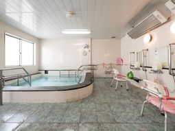 快適な造りの浴室