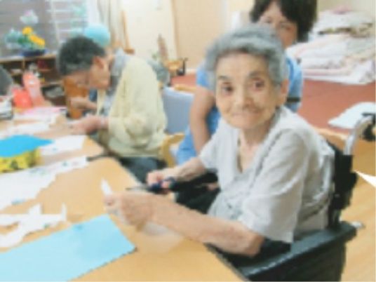 手工芸を楽しむ多目的室