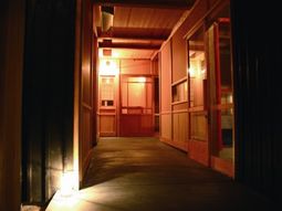 廊下の夜間照明