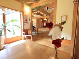 暖かい光の中庭