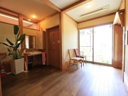 明るい和室の居室