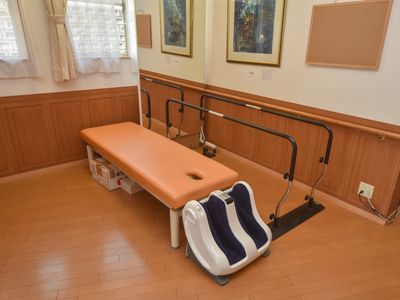 訓練用ベッドと機器