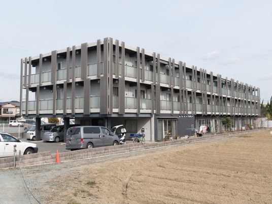 現代的な建物の外観