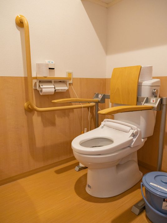 車椅子対応のトイレ