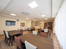 広々とした快適な食堂