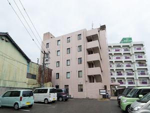 多階建ての建物外観