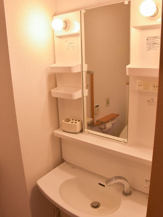 洗面台と鏡の設備