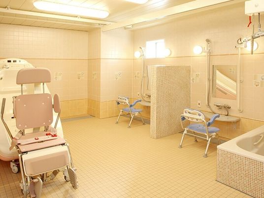 バリアフリーの浴室設備