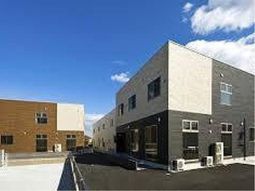 モダンな建物の外観