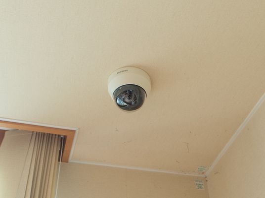 監視カメラが設置された天井