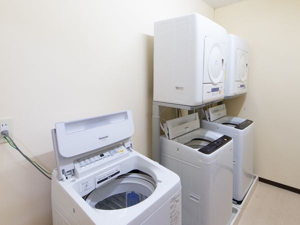 洗濯機と乾燥機の設備