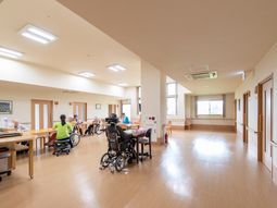 明るい多目的空間