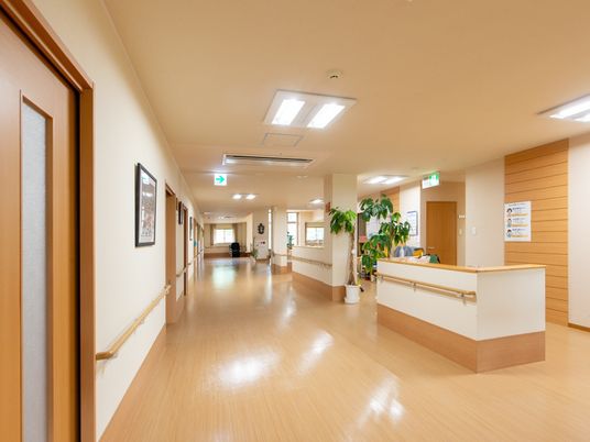 広々とした清潔な廊下