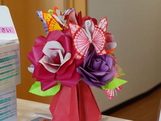 手作り感のある美しい花飾り