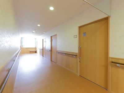 明るい廊下の様子