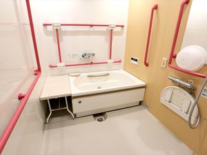 バリアフリーの洗面台設備