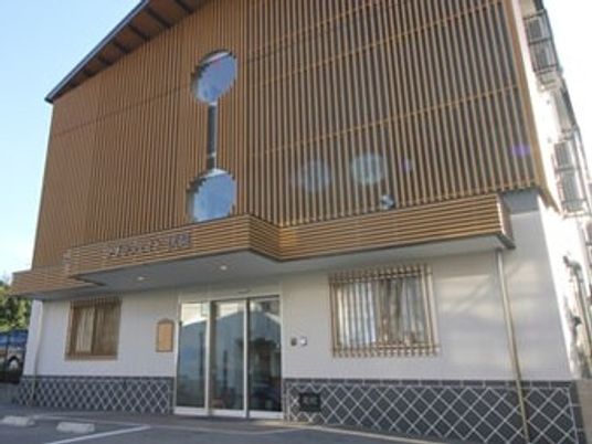 木目調の建物外観  