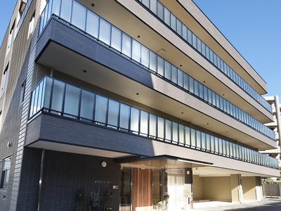 現代的な建物のエントランス