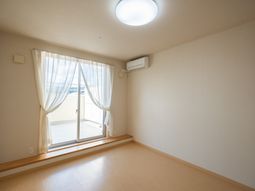 明るい居室の空間