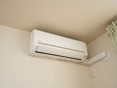 壁掛けエアコンのある部屋