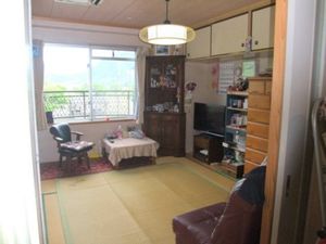 和洋折衷の居室風景