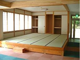和室の広々とした居室