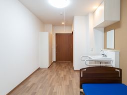 洗面台付き居室の様子