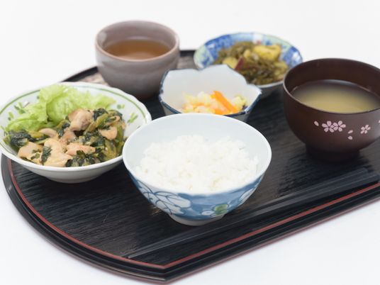 和食の彩り豊かな食事