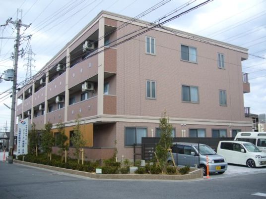 清潔感のある施設の外観