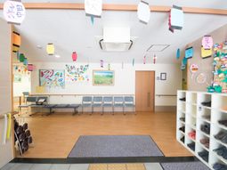 明るいロビーの様子