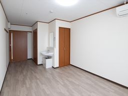 広々とした綺麗な居室