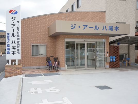 入りやすいエントランス前