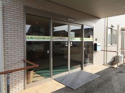 エントランスの日差しの入る様子