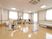  訓練器具が並ぶ広い部屋  