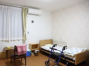 ゆったりした個室の居室