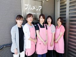 スタッフの笑顔イメージ