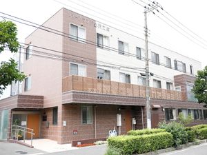 レンガ造りの建物エントランス