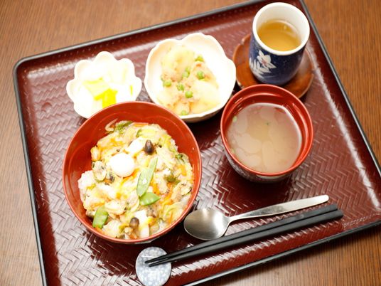 栄養バランスの取れた和食膳